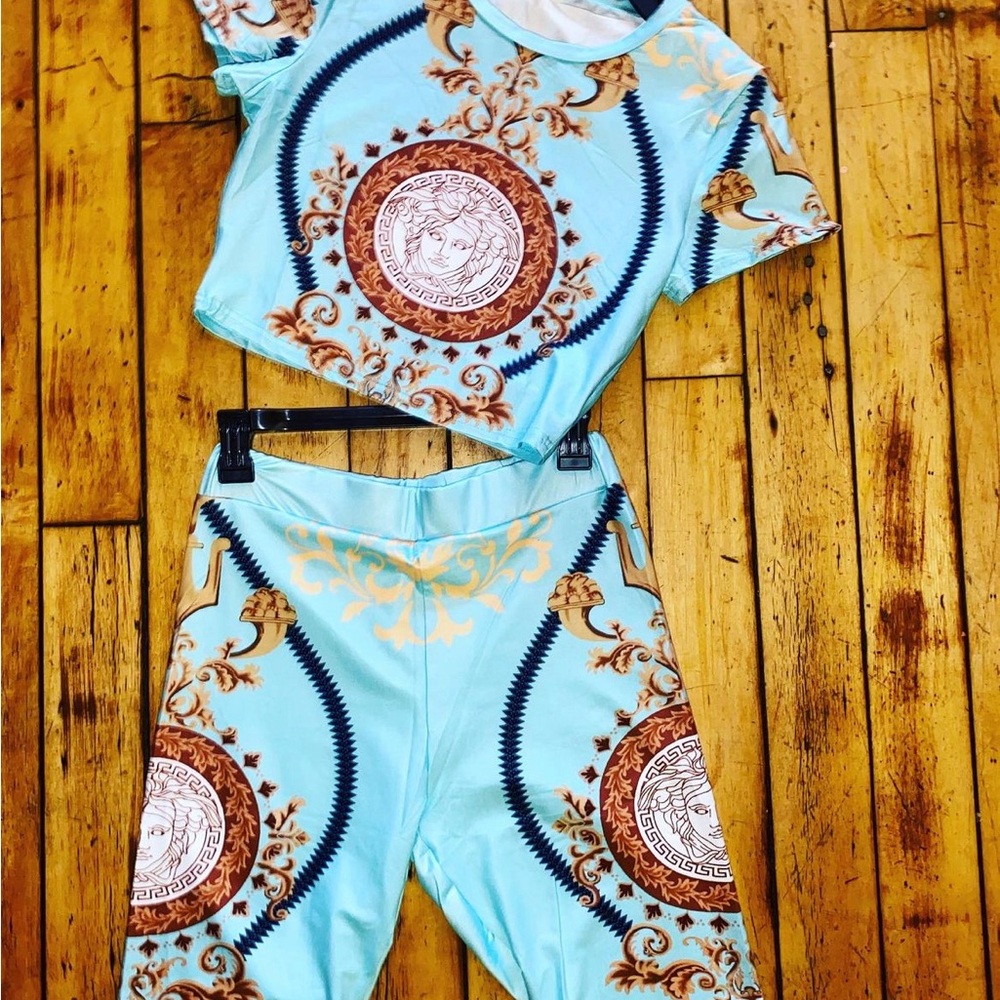 Set Royalty Style